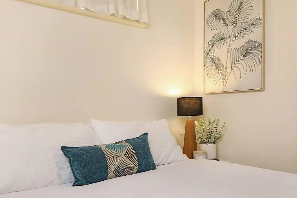 2 Bedroom Central Mooloolaba Resort With Pool, Spa, Mini Golf Daire