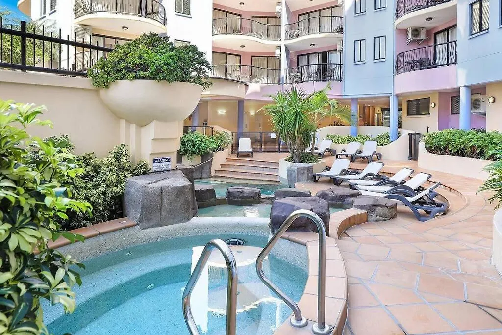 Daire 2 Bedroom Central Mooloolaba Resort With Pool, Spa, Mini Golf