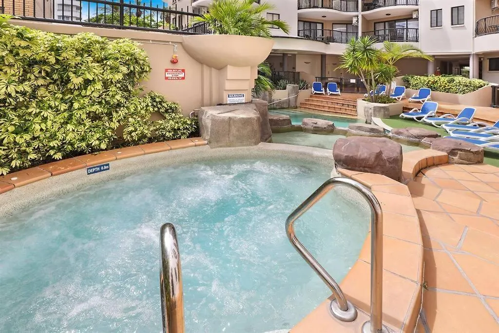 Daire 2 Bedroom Central Mooloolaba Resort With Pool, Spa, Mini Golf