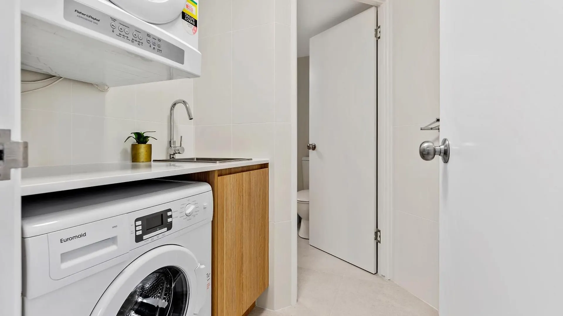 Daire 2 Bedroom Central Mooloolaba Resort With Pool, Spa, Mini Golf Avustralya