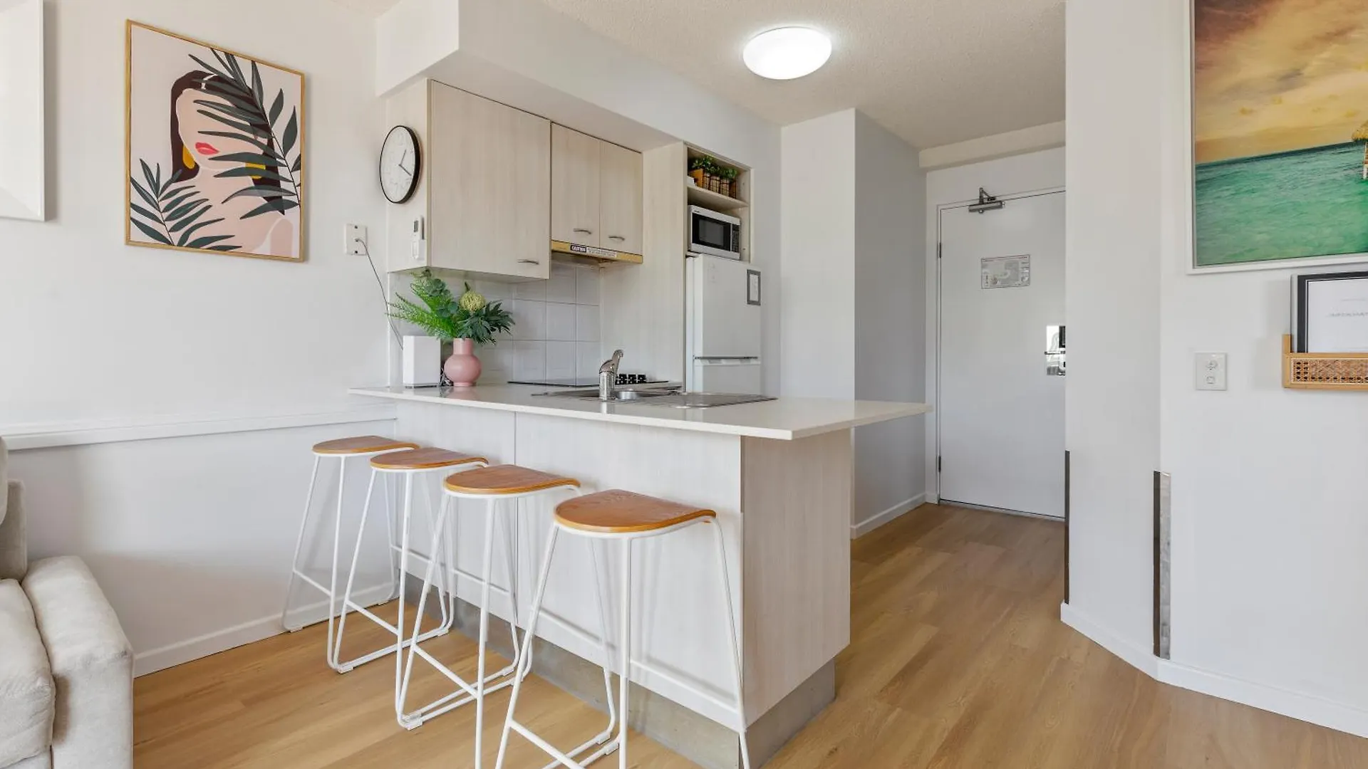 2 Bedroom Central Mooloolaba Resort With Pool, Spa, Mini Golf